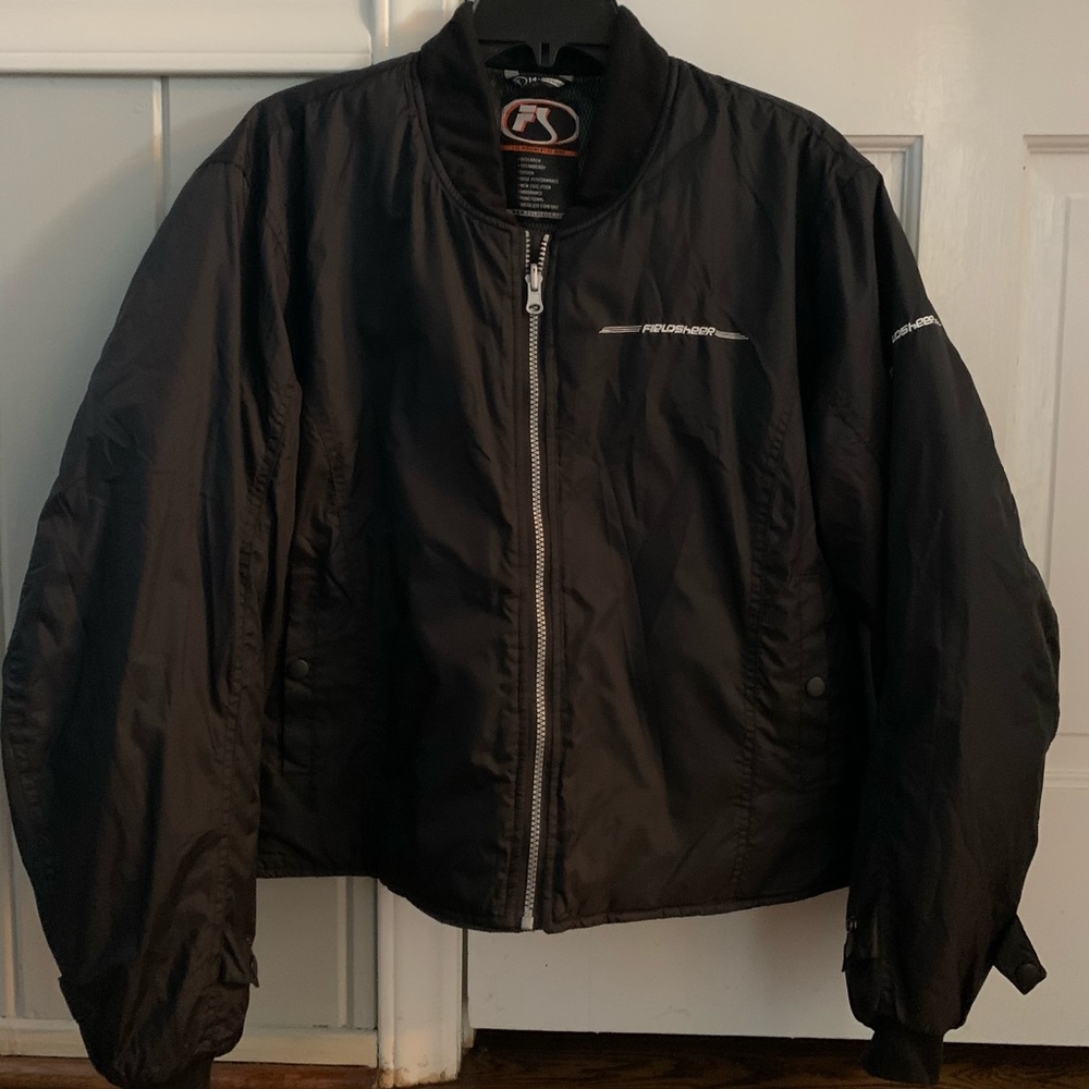 Men’s field sheer performance jacket.